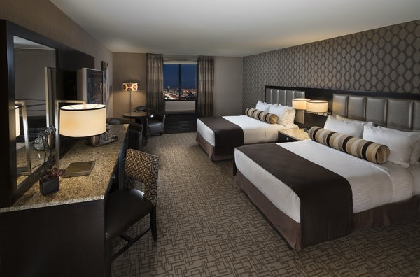 rooms at the golden nugget las vegas