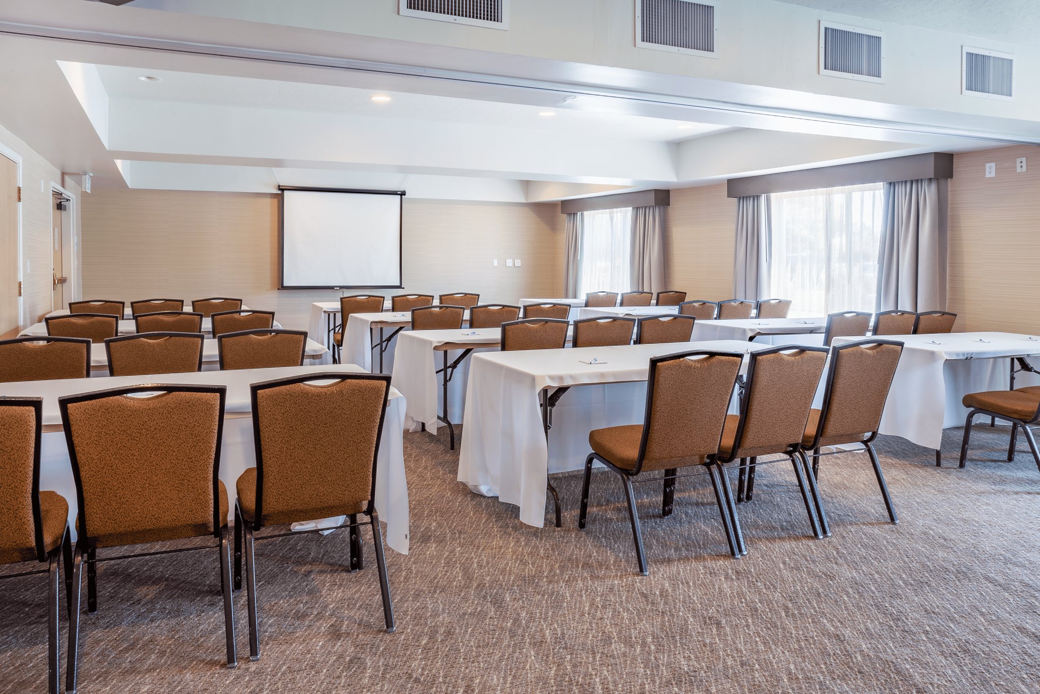 Meeting Rooms at Holiday Inn Express & Suites SAN JOSE-MORGAN HILL