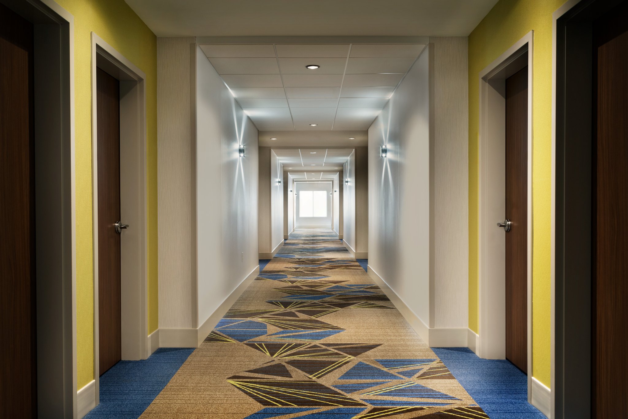 meeting-rooms-at-holiday-inn-express-suites-savannah-n-port