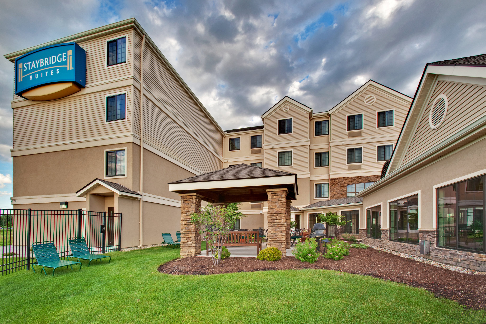 Meeting Rooms at Staybridge Suites DAVENPORT, 4729 PROGRESS DRIVE